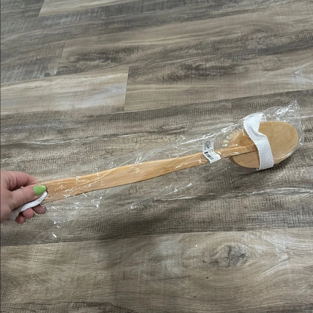 Wooden Bath Brush with Natural Bristles